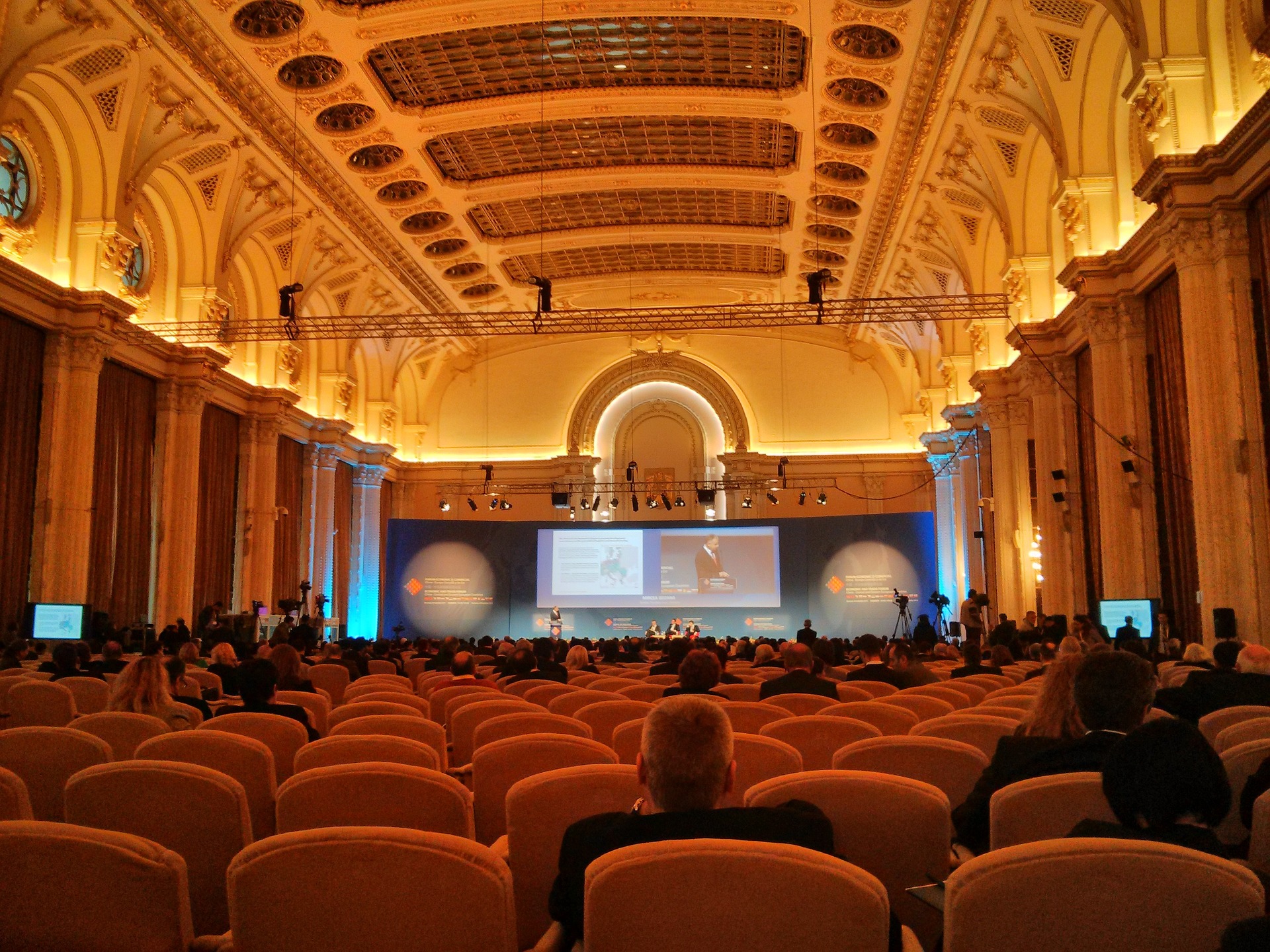 business-1185413_1920.jpg